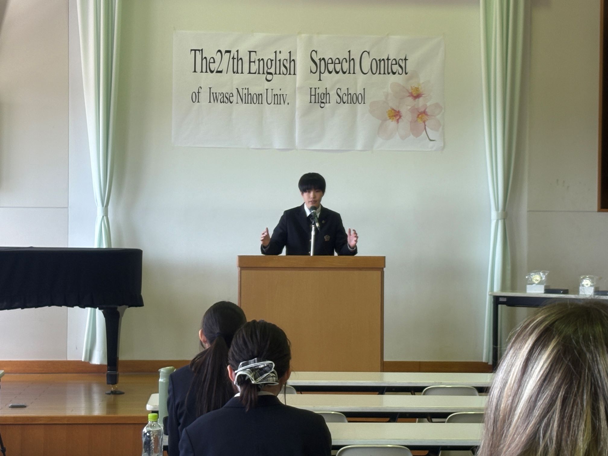 第１位　野村さんのスピーチの様子